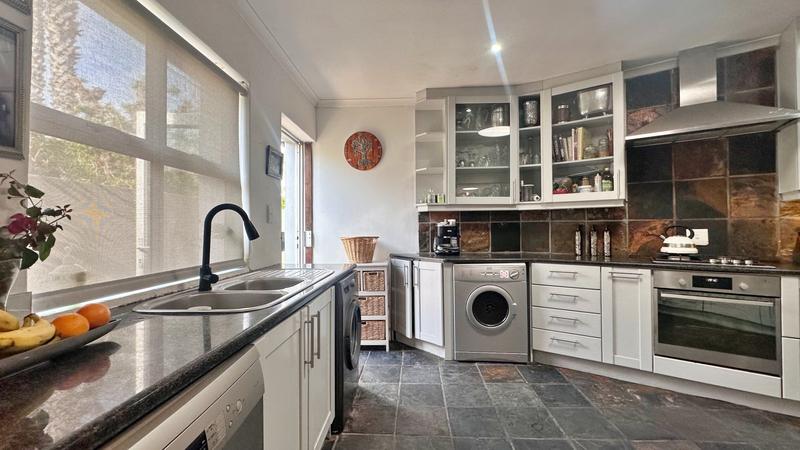 To Let 3 Bedroom Property for Rent in Van Riebeeckstrand Western Cape